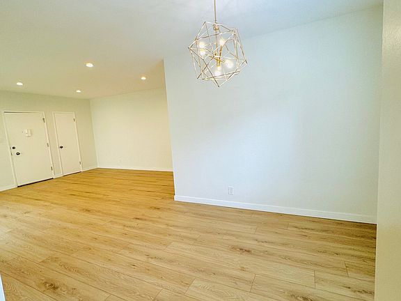 2nd image of 1051 N Harper Ave APT 6