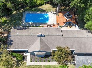 9440 Manor Rd, Leawood, KS 66206