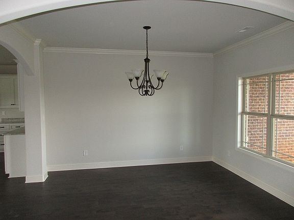 3rd image of 102 Ivy Meadow Cir