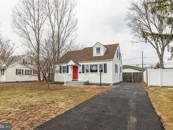 3rd image of 3459 Mount Vernon Ave