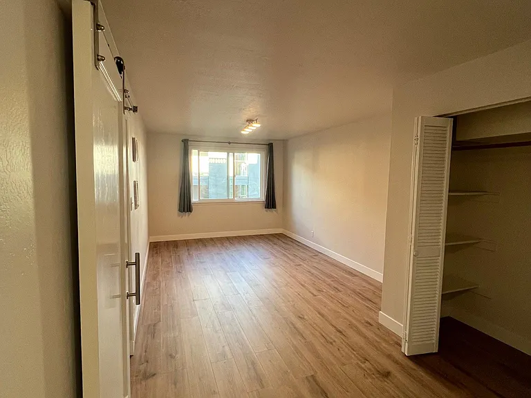 2628 Leavenworth St #A — Photo 4