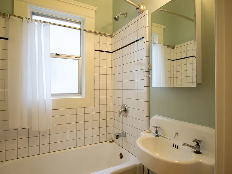 209 NW 23rd Ave #103 — Photo 11