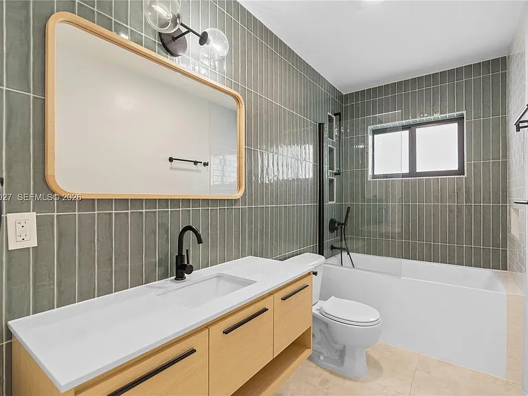 517 Palermo Ave — Photo 23