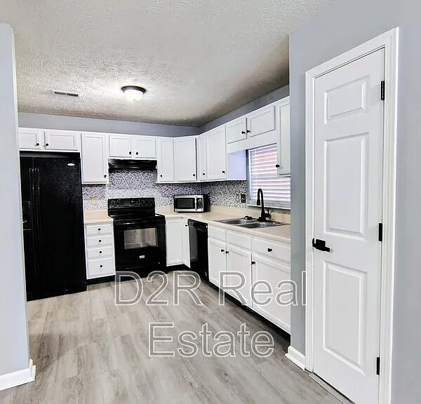 1095 Taurus Ln — Photo 6