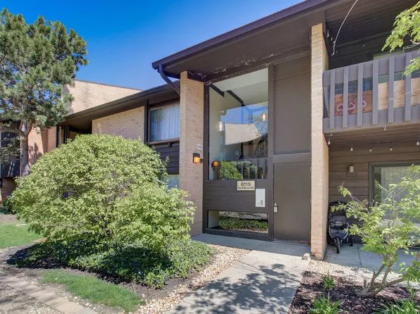 6115 Knoll Wood Rd APT 204, Willowbrook, IL 60527