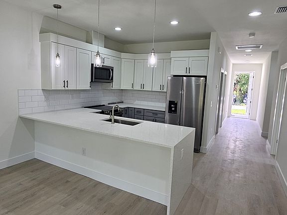 2nd image of 201 Lomond Dr