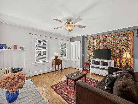 4th image of 484 Commercial Street Unit 3