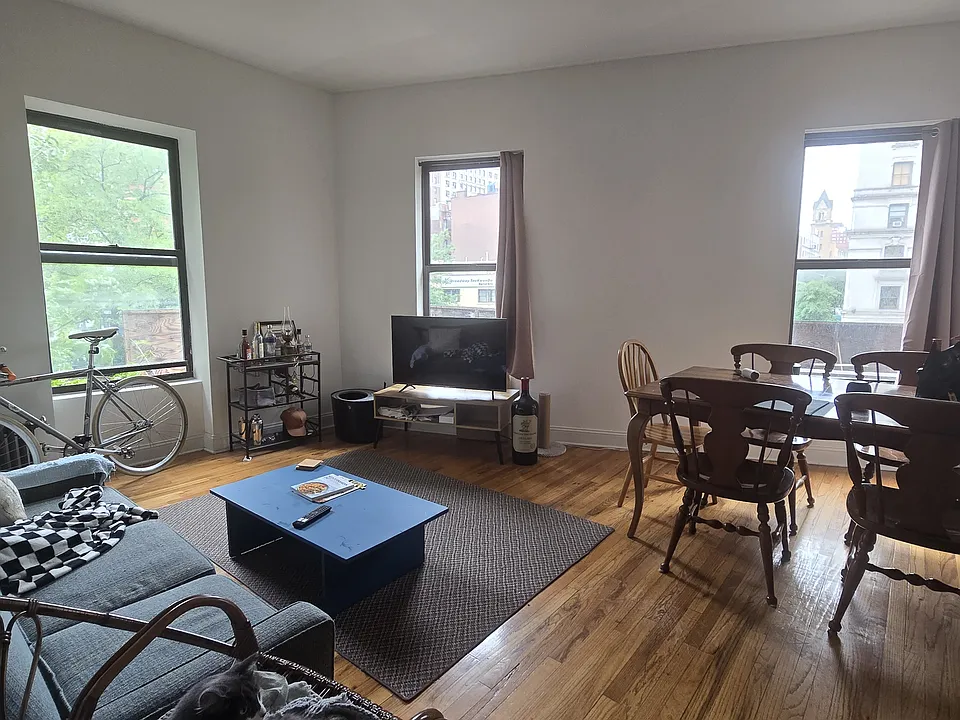 248 W 105th St #3B