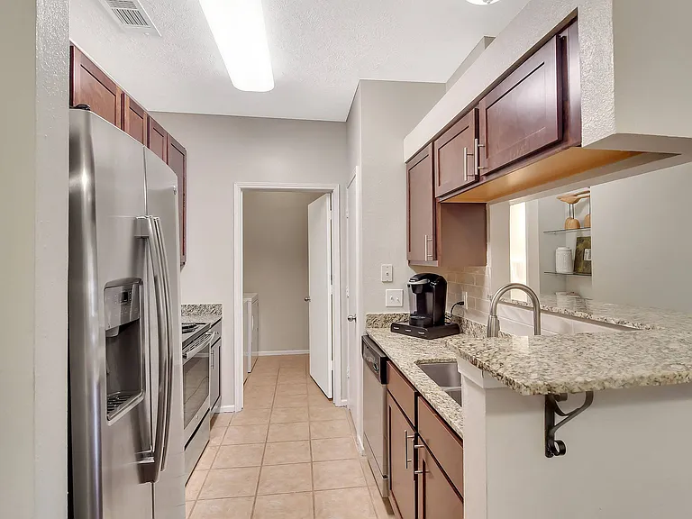 Ashford Place Apartment Homes — Photo 7