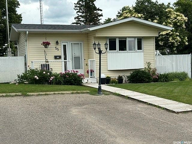 1st image of 55 Crystal DRIVE