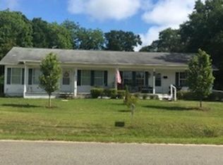 427 Main St, Claxton, GA 30417