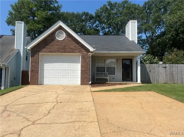 2652 Meadowlark Ln, Northport, AL 35476