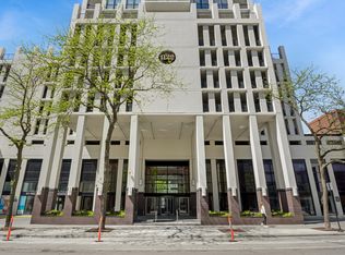1122 N Clark St APT 3905, Chicago, IL 60610