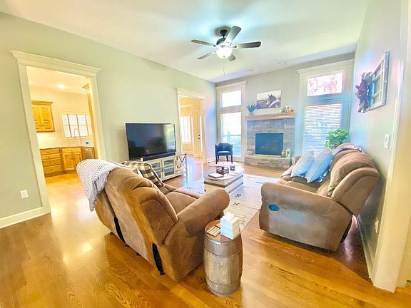 5th image of 208 Broadmoor Dr