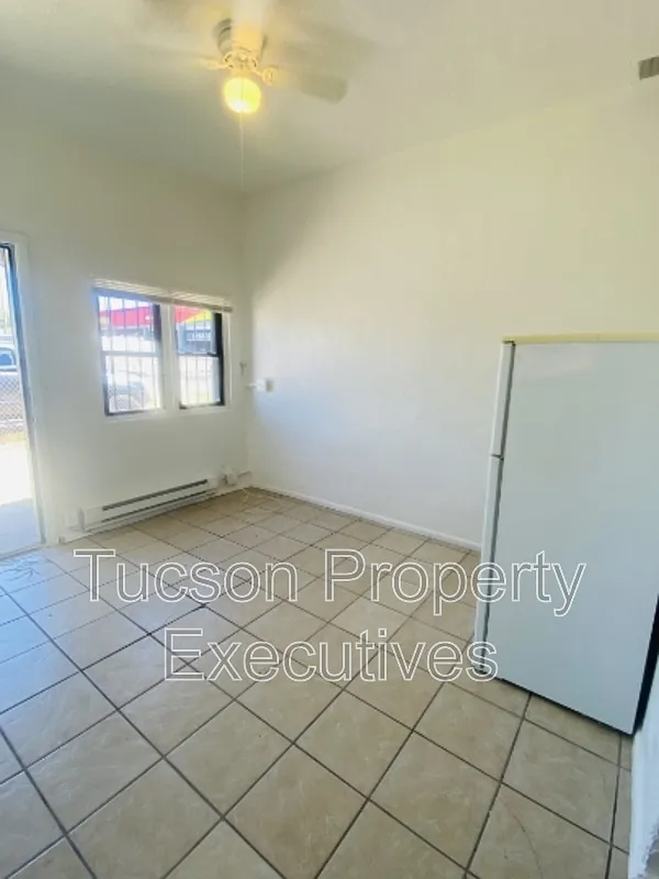Building Photo - 19 W Veterans Blvd #6