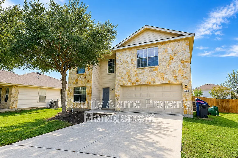 4 bed, 2.5 bath, 2110 sqft, $1,850 — Photo 2