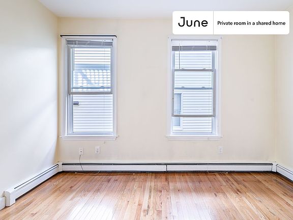 4th image of 29 Spring Garden St #B