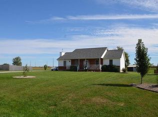 86 Stonebrook Dr, Highland, IL 62249