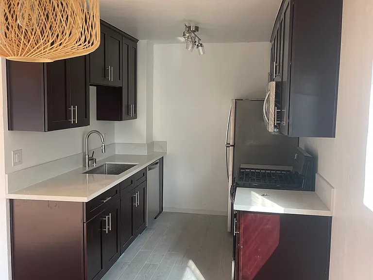 1125 Rexford Dr #13 — Photo 9