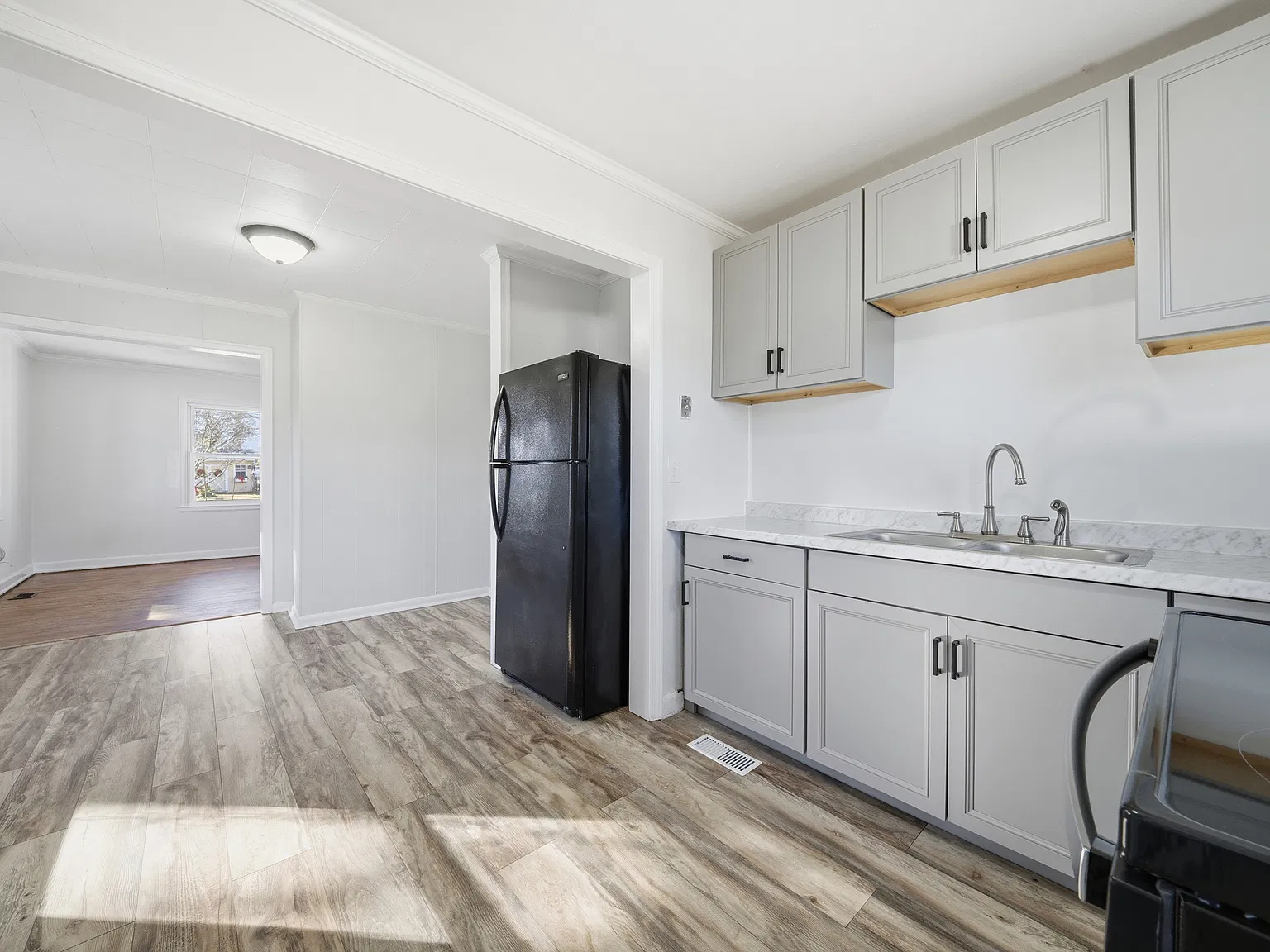 2 bed, 1000 sqft, $1,675 — Photo 4