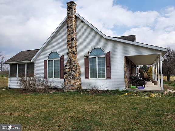 2nd image of 153 E Kercher Ave