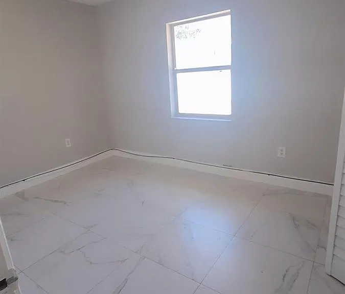 616 NW 5th Ave #2 — Photo 9