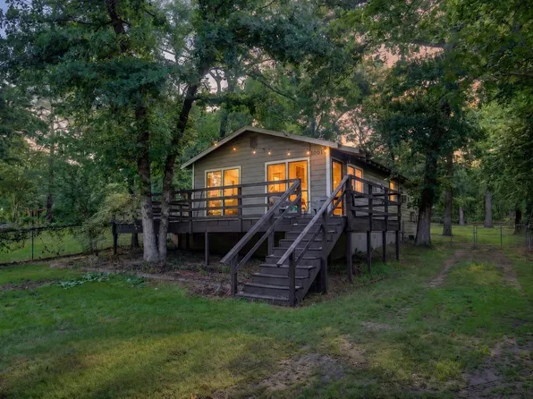 1001 Leaning Oak Dr, Tool, TX 75143