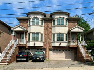 221 4th St #A, Ridgefield Park, NJ 07660