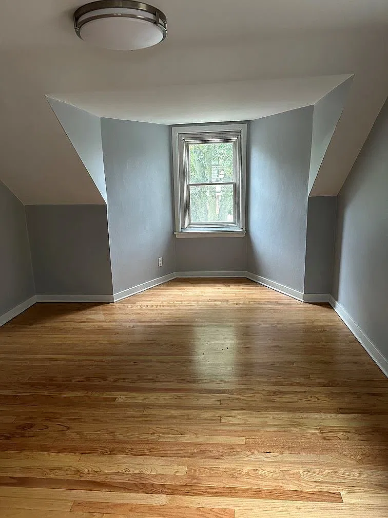 1 bed, 800 sqft, $1,350 — Photo 2