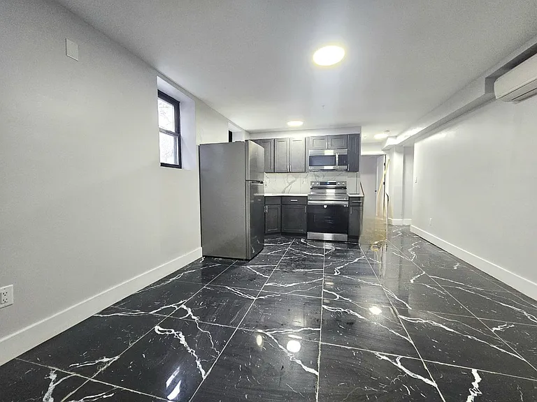 226 Roseville Ave #LI78 — Photo 1