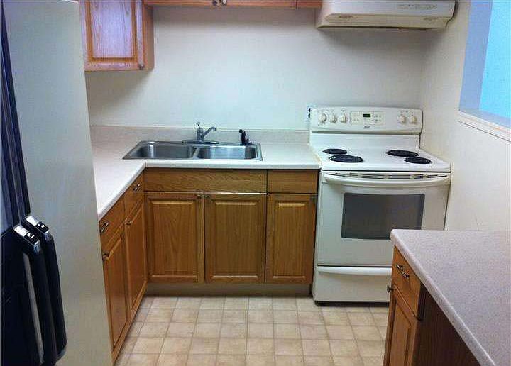 2nd image of 84 Ethan Allen Ct