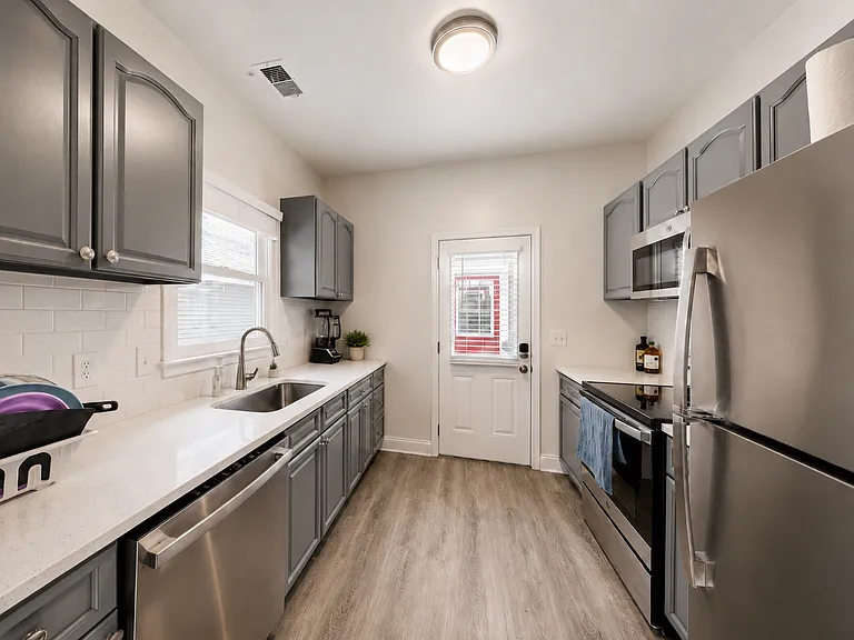 865 White St SW — Photo 11