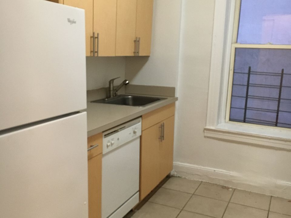 1st image of 4339 42nd St APT 1A