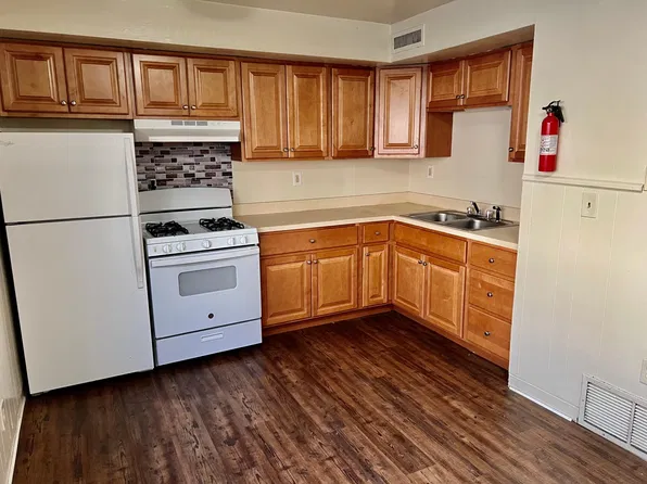 609 Saint Marys Dr, Steelton, PA 17113