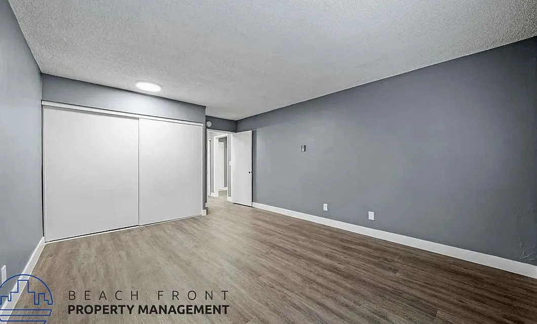 Floor plan 1 Bed 1 Bath - 1021 N. Flower Street