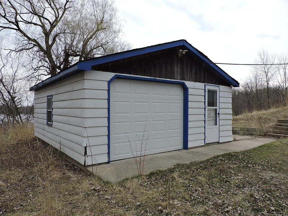 1st image of W3024 Elmore Dr