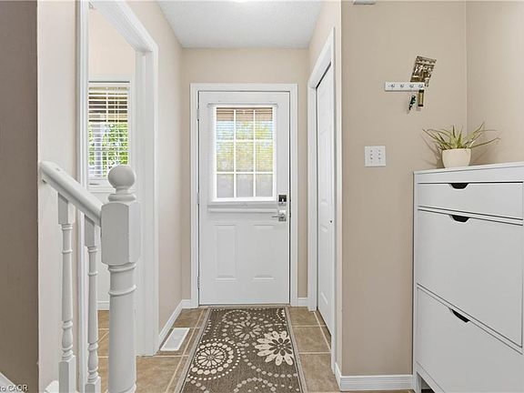 4th image of 30 Robb Rd