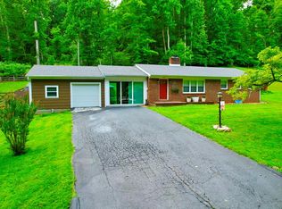916 Hollow Rd, Marion, VA 24354