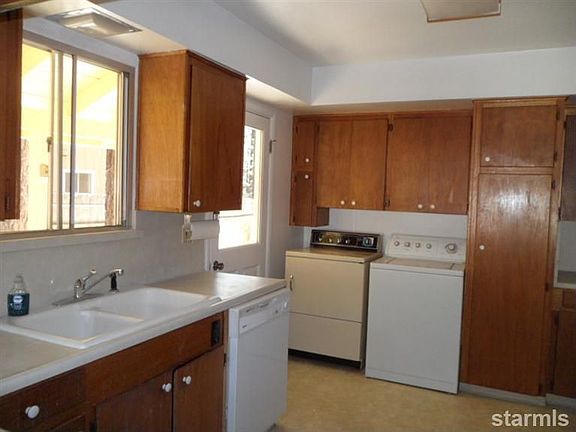 2nd image of 3265 Marlette Cir