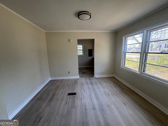 3rd image of 803 Woodland St