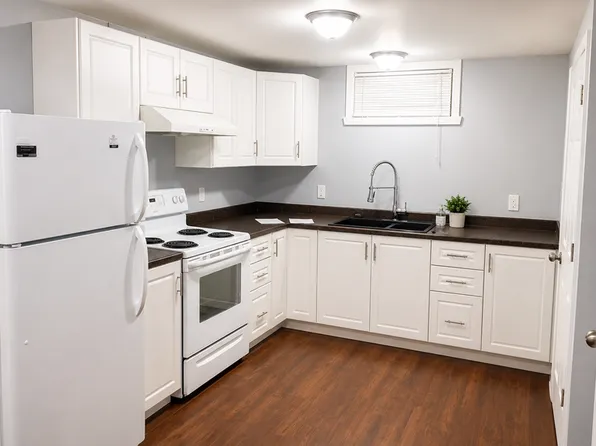 12904 90th St NW, Edmonton, AB T5E 3L8