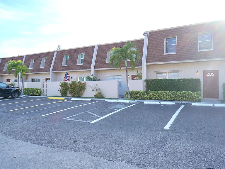 3313 Quail Close #3313 — Photo 30