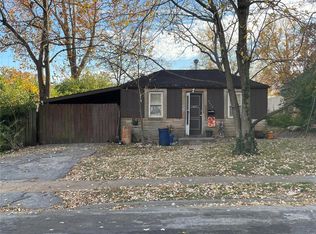 9430 Echo Ln, Saint Louis, MO 63114