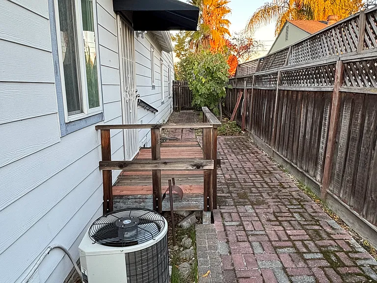 2019 Fir St — Photo 28