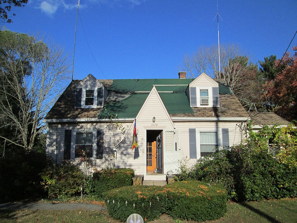 Needs entire roof replaced