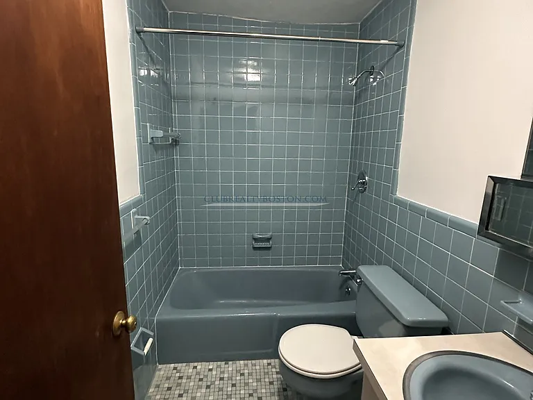 163 Lexington St #17 — Photo 2