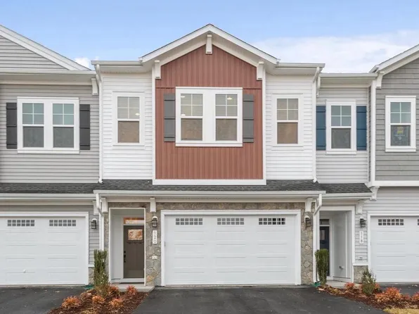 120 Choke Cherry Ct, Lake Frederick, VA 22630