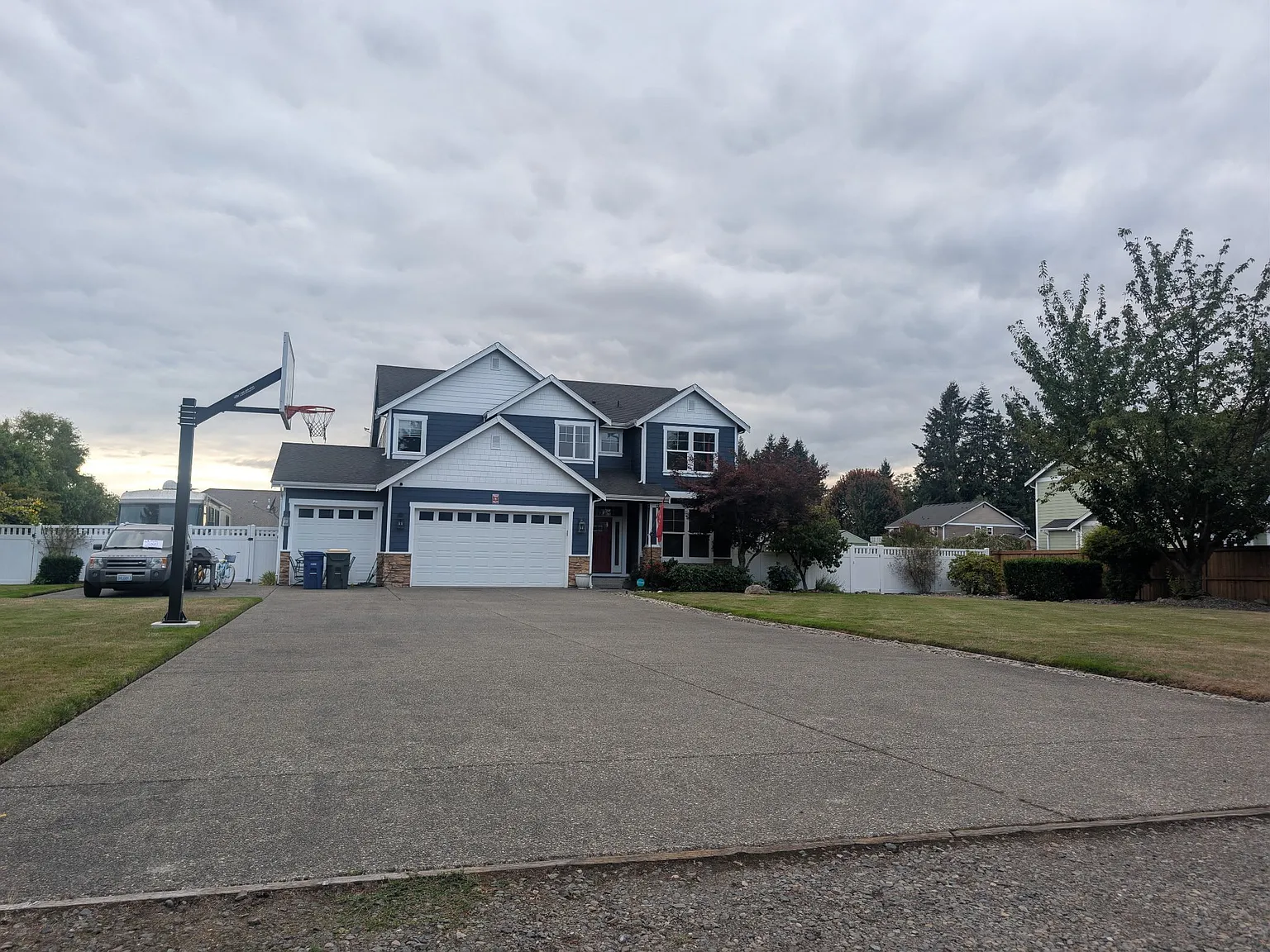 Luxurious spacious Home in Rochester | Available 10/01 | $4000 | WA — Photo 1
