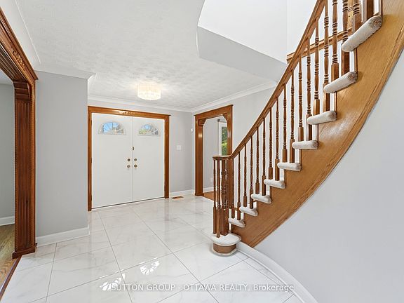 3rd image of 29 Chesswood Ct