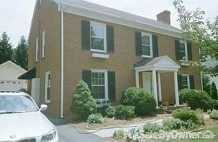 2nd image of 1122 Greenway Ct